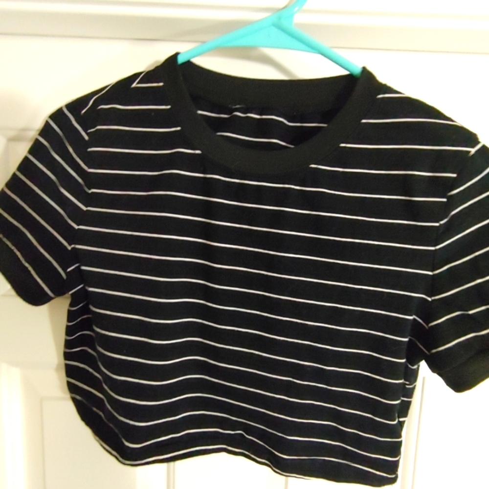 Woman's Crop Top. Size Small.